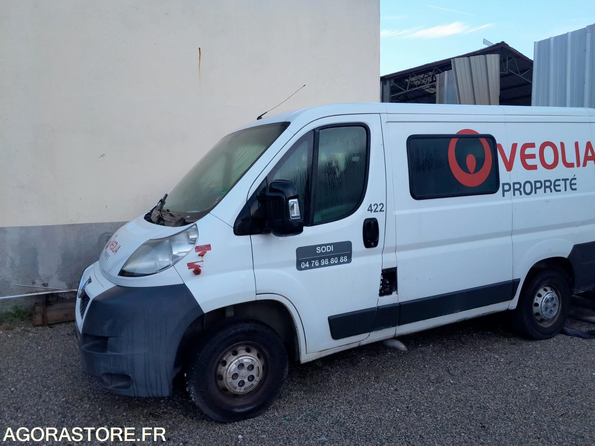 Fourgon Peugeot Boxer Places Km Non Roulant D Occasion Aux Ench Res