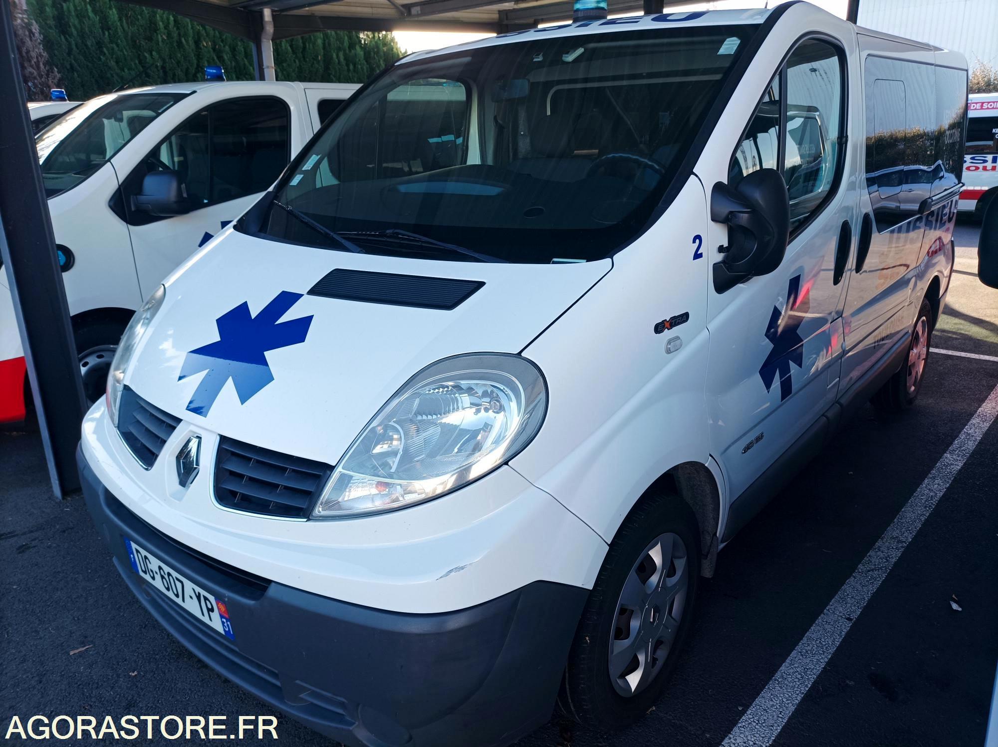 DG 607 YP Roulant RENAULT TRAFIC VASP 447 594 Kms Fourgons