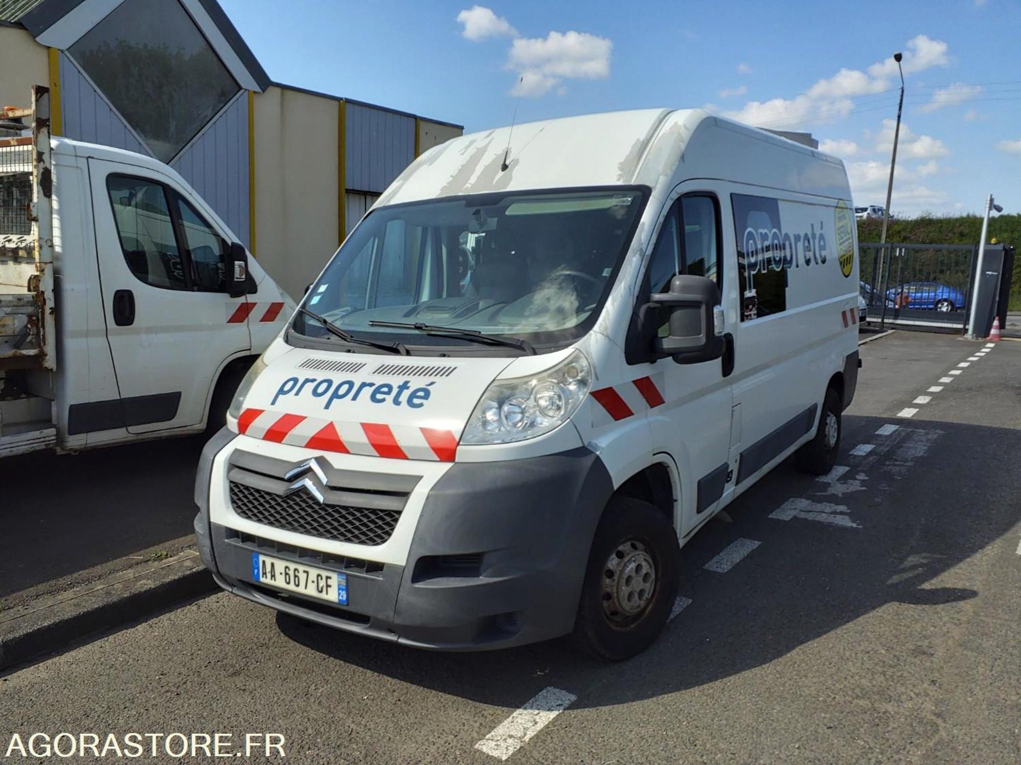 CITROËN JUMPER AA 667 CF D656 Fourgons d occasion aux enchères