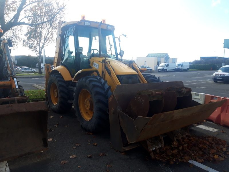 Chargeuse pelleteuse JCB 4cx Tractopelle d'occasion aux enchères