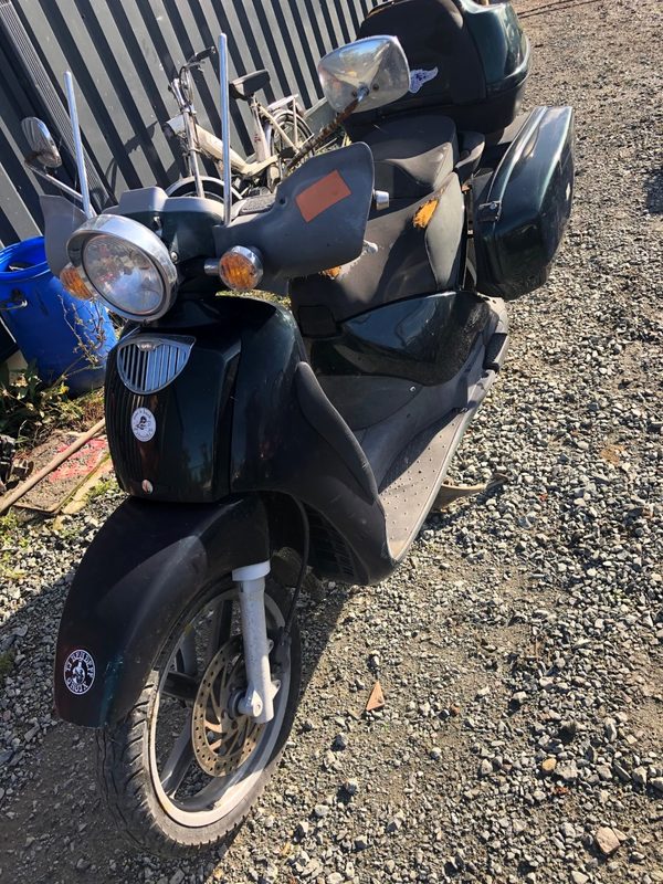  Scooter  Piaggio sans carte grise  Moto Scooter  2 
