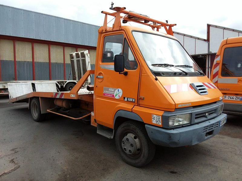 Renault B120 - CG-340-PB - Porteurs Routiers D'occasion Aux Enchères ...